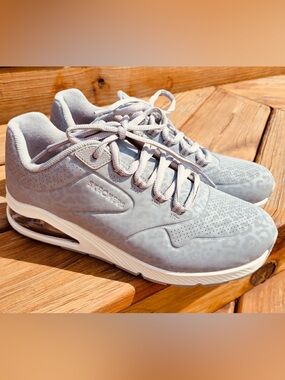 Skechers Women’s Gray Leopard Print Air Cushion Sneakers